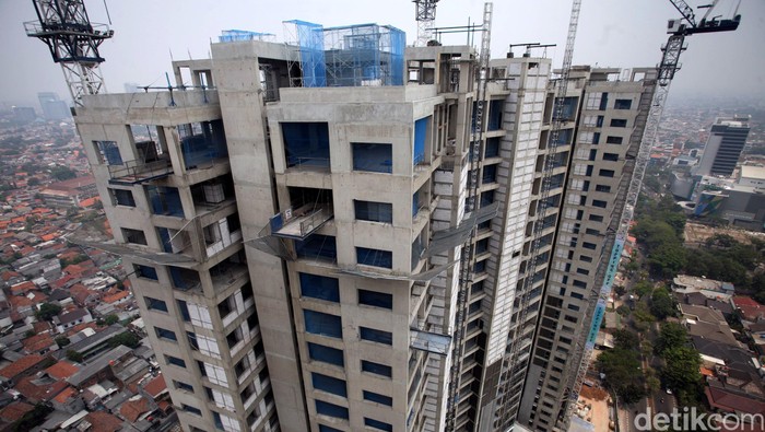 Ditengah kondisi ekonomi yang carut marut, pasar properti khususnya hunian vertikal kelas premium laris manis diburu konsumen, Rabu (9/9/2015). 1Park Avenue, apartemen kelas premium milik Intiland adalah salah satunya yang dalam kurun waktu kurang dari 3 tahun sudah 88 persen terjual habis. Rachman Haryanto/detikcom.