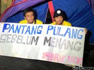 Demo Mahasiswa BEM Jabodetabek di Depan Istana Akhirnya Bubar