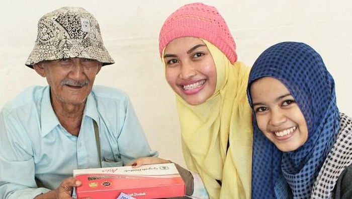 Yona, Sosok Manis di Balik Akun Mending Jualan Dibanding Ngemis