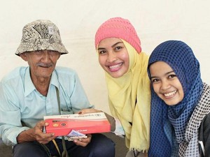 Yona, Sosok Manis di Balik Akun Mending Jualan Dibanding Ngemis