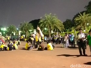Selepas Maghrib, Mahasiswa BEM Jabodetabek Masih Demo di Depan Istana