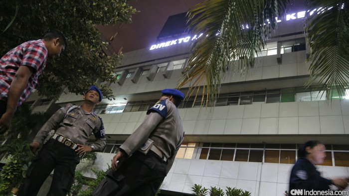 Kantor Ditjen Ketenagalistrikan ESDM Dijaga Polisi Bersenjata