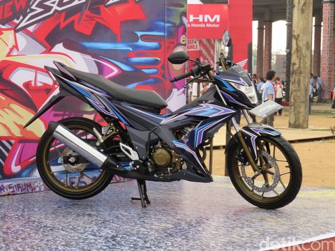 Honda meluncurkan Sonic 150R dan CB150R di Honda Speed Heroes Show di Pontianak