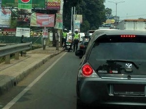 Pak Polisi Tolong, Kalau Razia Jangan di Lampu Merah