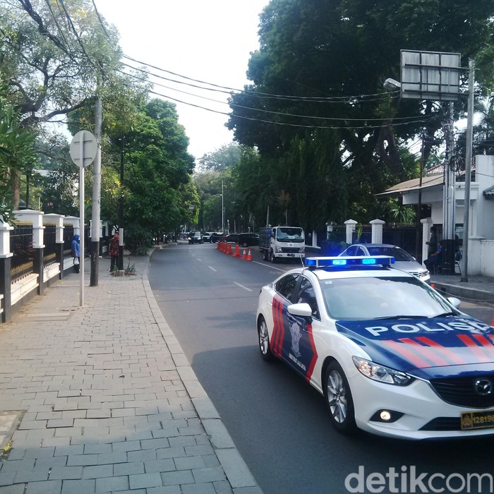 Megawati Jenguk JK di Rumah Dinas