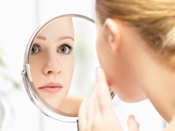 Sabun Wajah Terlalu Keras Bisa Rusak Skin Barrier, Waspadai Tanda Ini