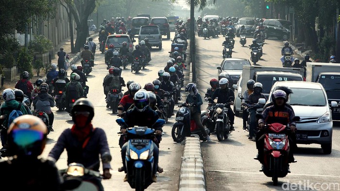 Selamat Pagi para Pemotor di Jakarta, Masih Suka Melawan Arus?