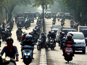 Selamat Pagi para Pemotor di Jakarta, Masih Suka Melawan Arus?