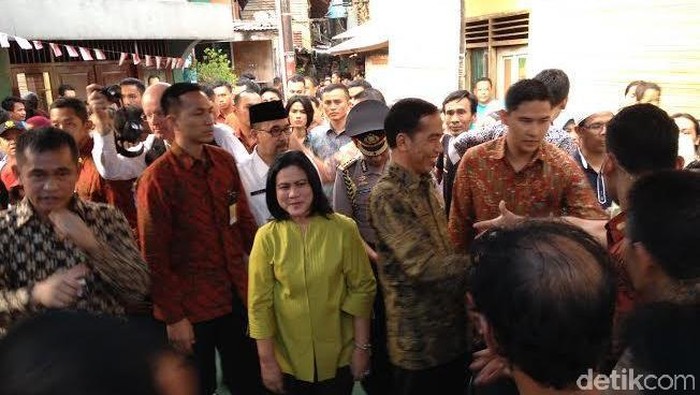Bertemu Soetrisno Bachir, Jokowi: Bicara Masalah KEIN