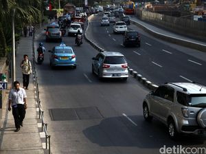 Sebagian Trotoar Sudirman-Thamrin Bakal Dibuat dari Kaca Transparan