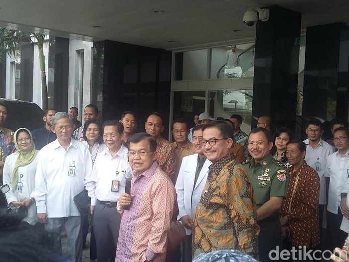 Tinggalkan RSCM, JK Tiba di Rumah Dinas