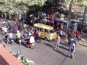 Ingat Jangan Dicontoh! Penampakan Tawuran Pelajar di Sukabumi, 1 Orang Terluka