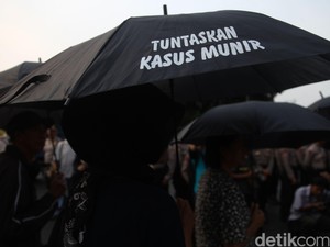 KontraS Serahkan Ribuan Kartu Pos Dukungan Penuntasan Kasus Munir