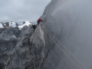 Fiersa Besari Ungkap Kronologi hingga 2 Pendaki Meninggal di Carstensz
