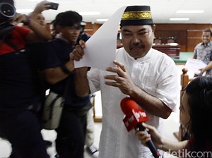 Asisten Kaligis Langsung Buang Ponsel Sesaat Setelah KPK Tangkap Hakim PTUN Medan