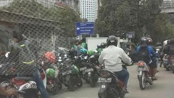 Ada Gesekan Go-Jek dan Opang di Karet, Polisi Merapat