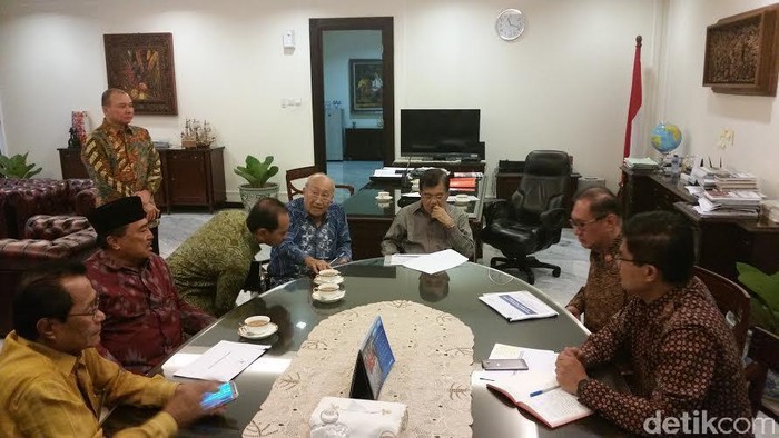 Kembali Berkantor, JK Langsung Pimpin Rapat Internal Bahas Kebijakan Ekonomi
