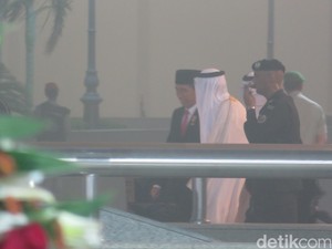 Tiba di Jeddah, Presiden Jokowi Langsung Menuju Istana King Faisal