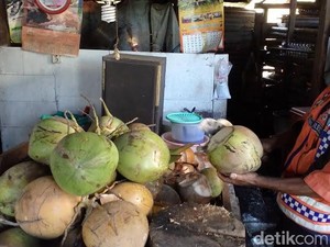Nasib Memprihatinkan Seorang Relawan yang Mengabdi Tanpa Gaji