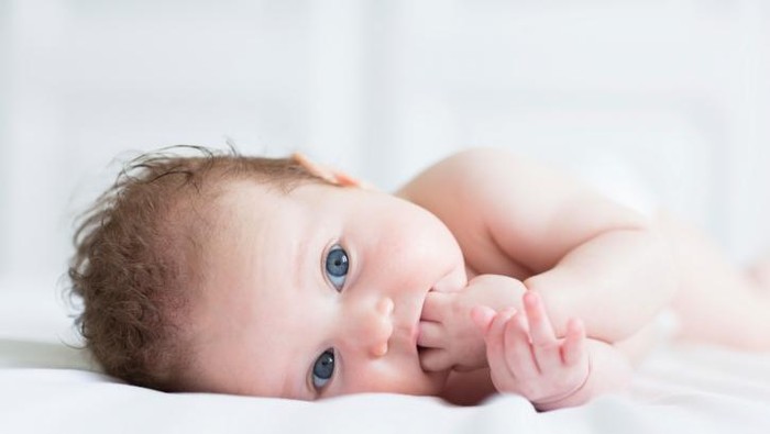 Mengatasi Bayi Rewel karena Tumbuh Gigi