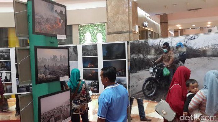 Saat Gambar Berbicara Kesesakan di Tengah Kabut Asap