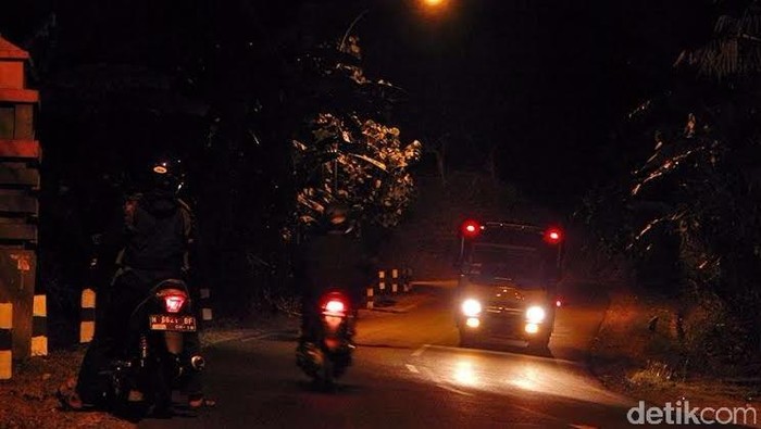 Hutan Jati di Banyumas Terbakar