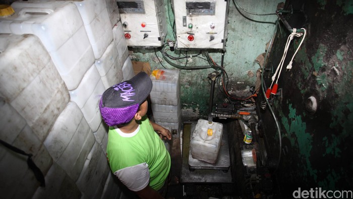 April 2017, Minyak Curah di Bandung Dijual Kemasan