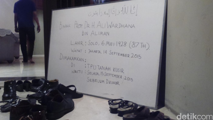 Ali Wardhana Akan Dikuburkan Besok di TPU Tanah Kusir