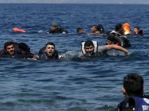 Melihat Semangat Pengungsi Suriah Rela Berenang Hingga Tepi Pantai Yunani