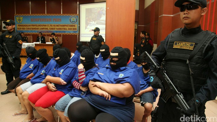 57 Kg Sabu dari China Diselundupkan Lewat Kurir Wanita yang Dijadikan Pacar