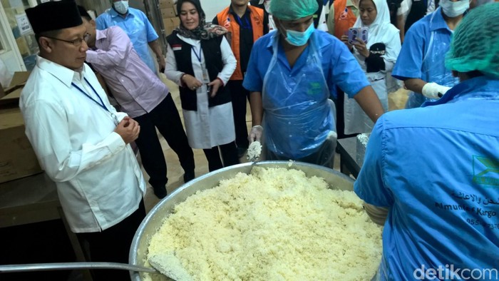 Katering Stop Sementara, Komisi VIII DPR Imbau Jemaah Cari Makanan yang Bersih