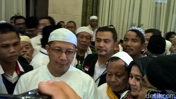 Dikunjungi Menag Lukman, Jemaah Minta Sarapan Bubur dan Susu