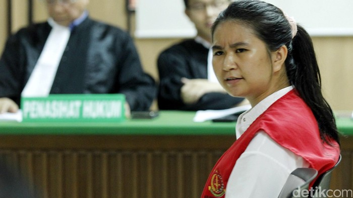 Dituntut 3 Tahun Bui, Devita Bacakan Pledoi Kasus Tas Hermes Rp 950 Juta