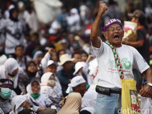 Menpan: Pengangkatan 440 Ribu Guru Honorer Jadi PNS Bertahap Hingga 2019