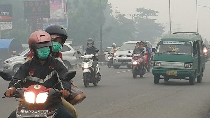 Dalam 2 Bulan, 20 Ribu Warga Sumsel Terserang ISPA akibat Asap