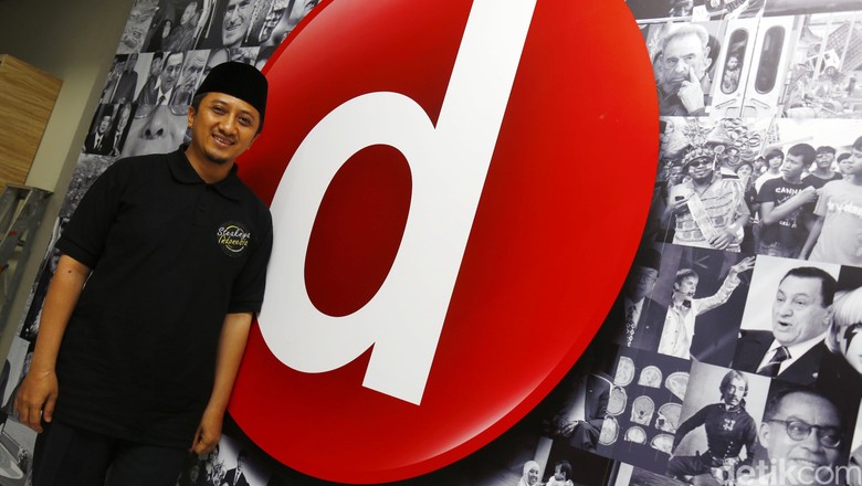 Ustaz Yusuf Mansyur saat berkunjung ke kantor detikcom (Foto: Dikhy Sasra) Ustaz Yusuf Mansyur saat berkunjung ke kantor detikcom (Foto: Dikhy Sasra)
