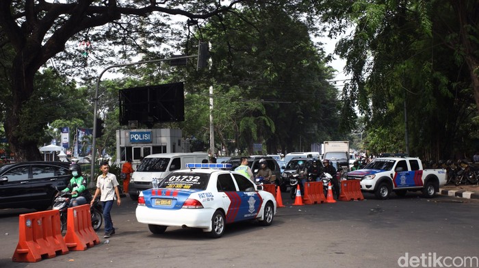 Kapolda Negosiasi Minta Pendemo Masuk ke Gedung DPR Agar Tak Tutup Jalan