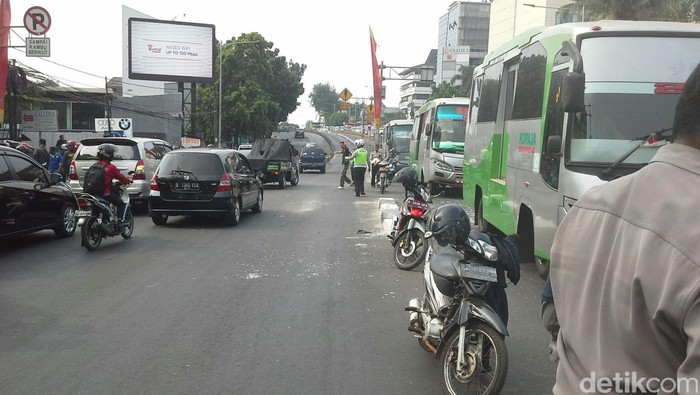 Kecelakaan Maut di Warung Buncit, Macet Parah ke Arah Mampang