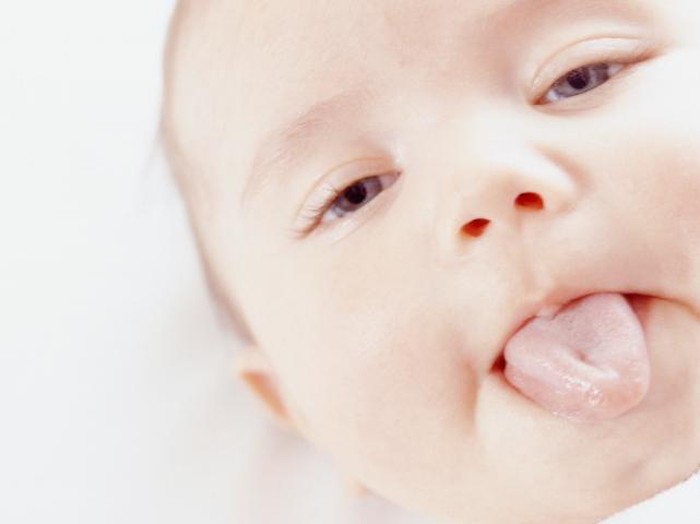 Hai Bunda, Yuk Kenali Tongue Tie dan Lip Tie si Kecil