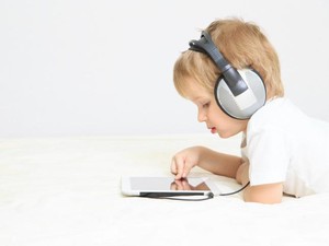 Ini Caranya Hindarkan Anak dan Remaja dari Kecanduan Internet