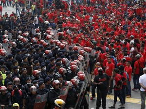 Mahathir Sebut Demo Kaus Merah Tak Jelas Tujuannya