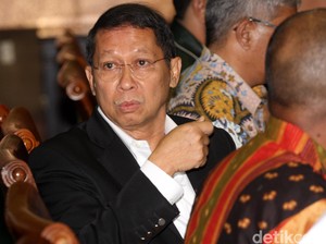 RJ Lino: Pengadaan Mobile Crane Sesuai Peraturan dan Tidak Merugikan Negara
