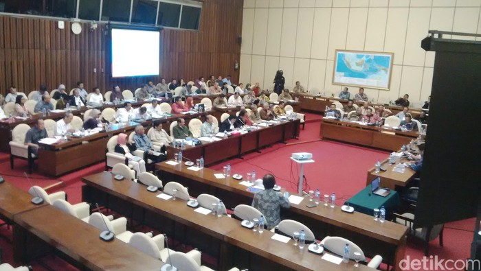 DPR-Menhut Rapat Kerja Soal Kebakaran Hutan