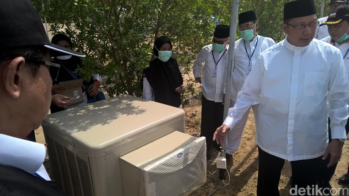 Berpeluh di Tengah Panas Terik, Menag Tinjau Arafah dan Mina
