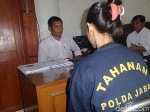 Biduan Cantik Ini Disergap Polisi Gara-gara Narkoba