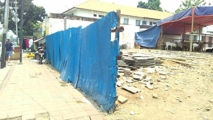 Ahok Melarang, Pedagang Kambing di Tanah Abang pun Menyingkir dari Trotoar