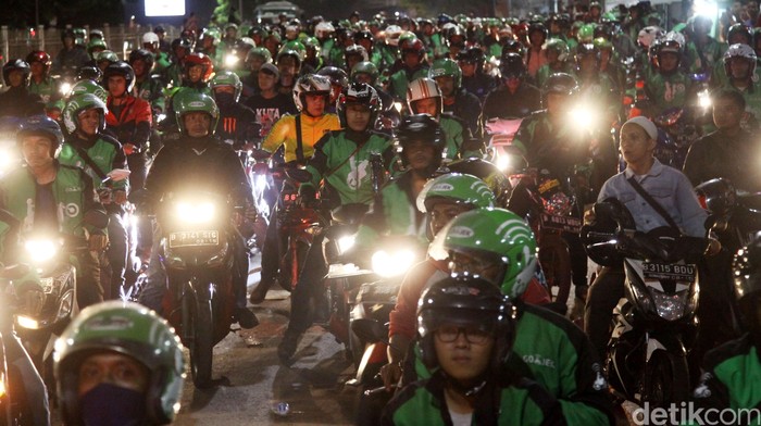 Kuningan dan Kemang Jadi Lahan Basah para Driver Go-Jek