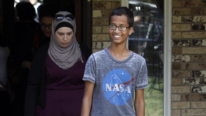 Ahmed Minta Polisi Kembalikan Jam Digital yang Disangka Bom