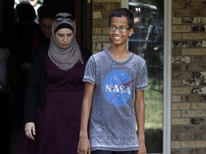 Ahmed Minta Polisi Kembalikan Jam Digital yang Disangka Bom