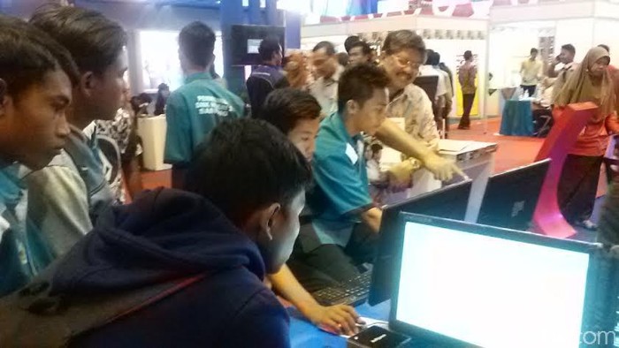 Telkom Siapkan Aplikasi UN di Festival Kewirausahaan SMK